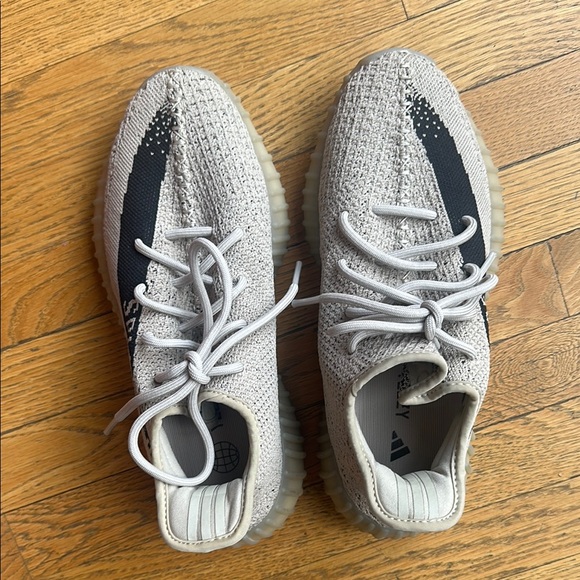 Adidas Yeezy Boost 350 V2 - Gray and Black - Picture 5 of 6